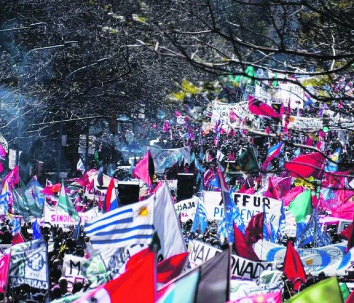 Masivo acto de la central sindical de Uruguay